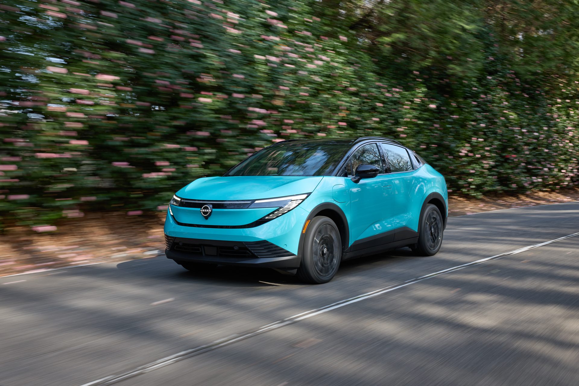 250308 All new Nissan LEAF Dynamic Pictures