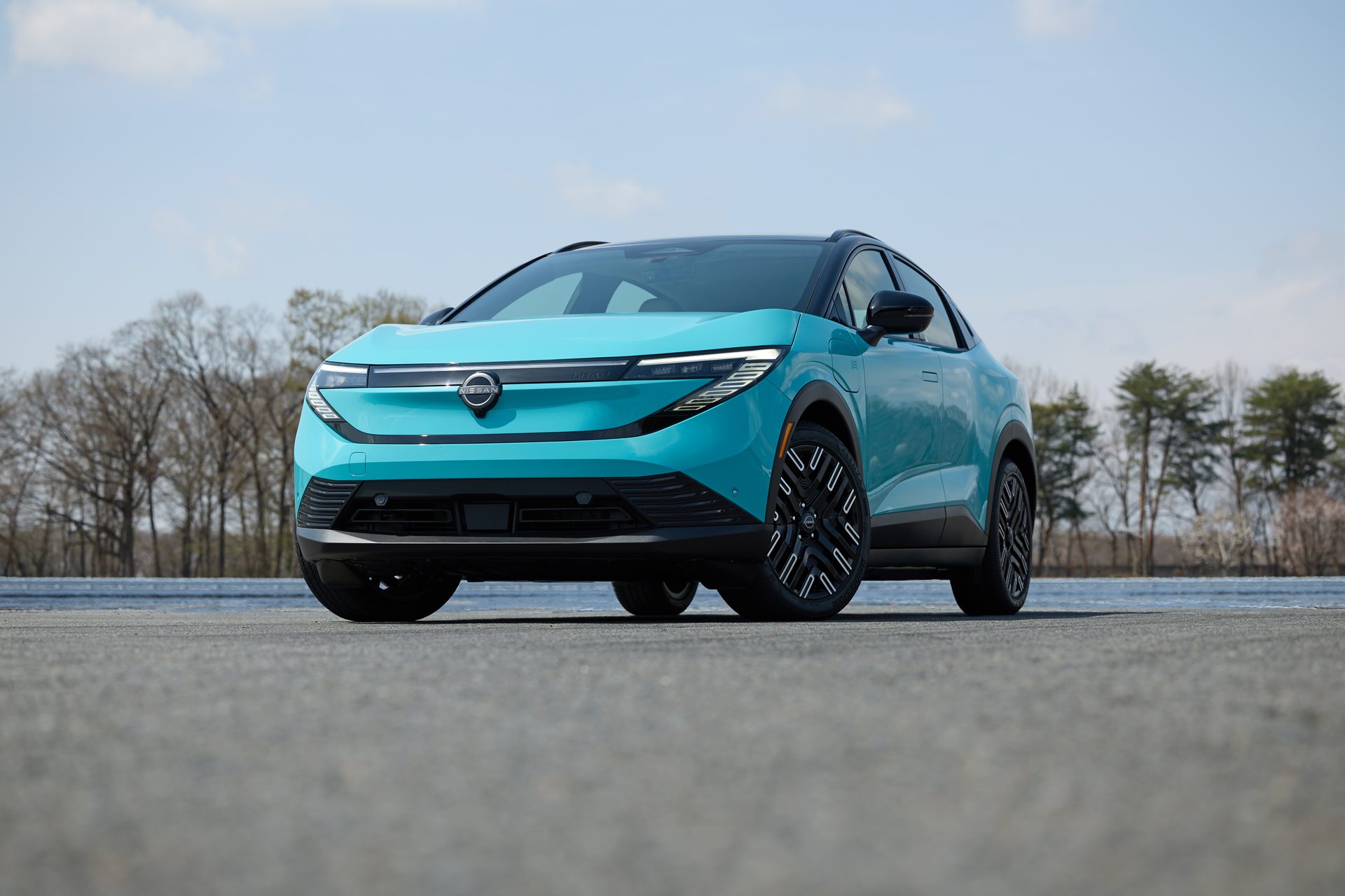 250308 All new Nissan LEAF Dynamic Pictures