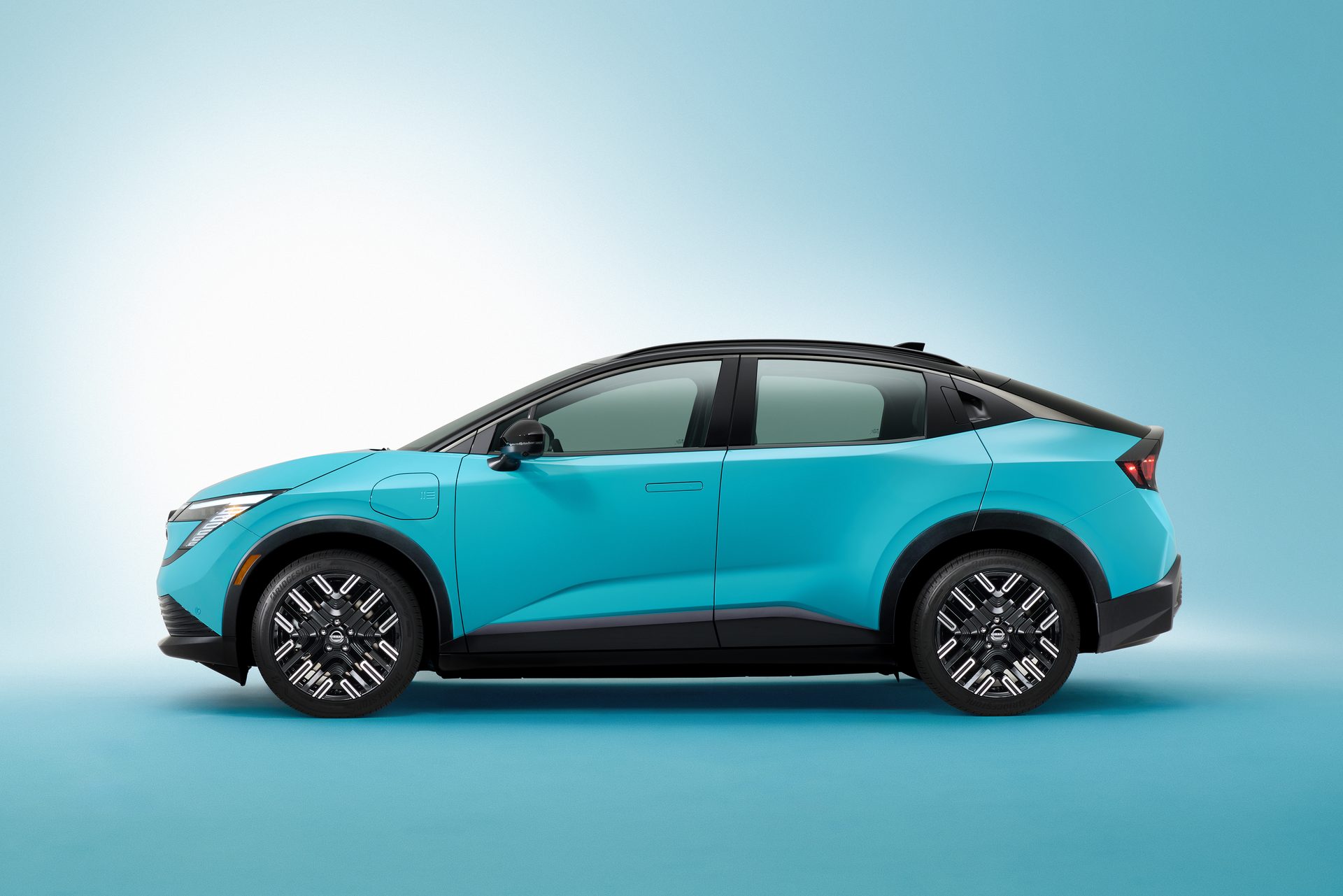 250308 All new Nissan LEAF Studio Pictures