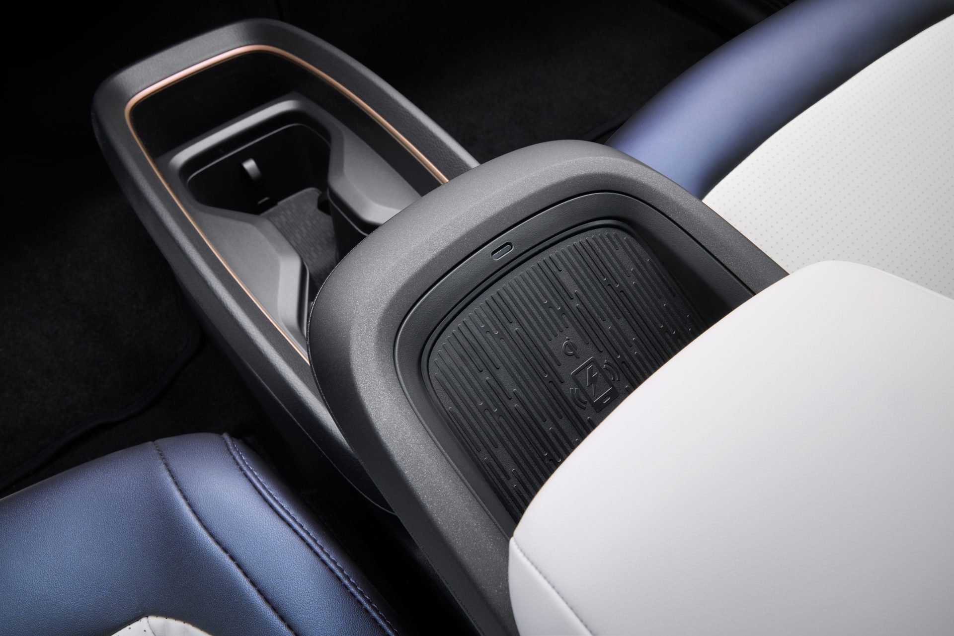 250308 All new Nissan LEAF Studio Pictures