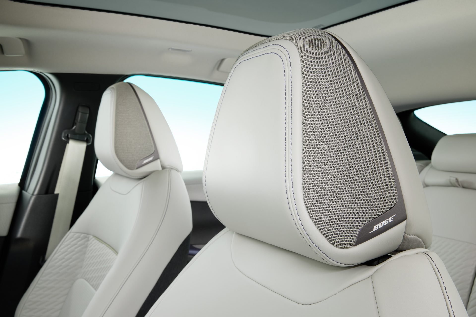 250308 All new Nissan LEAF Studio Pictures