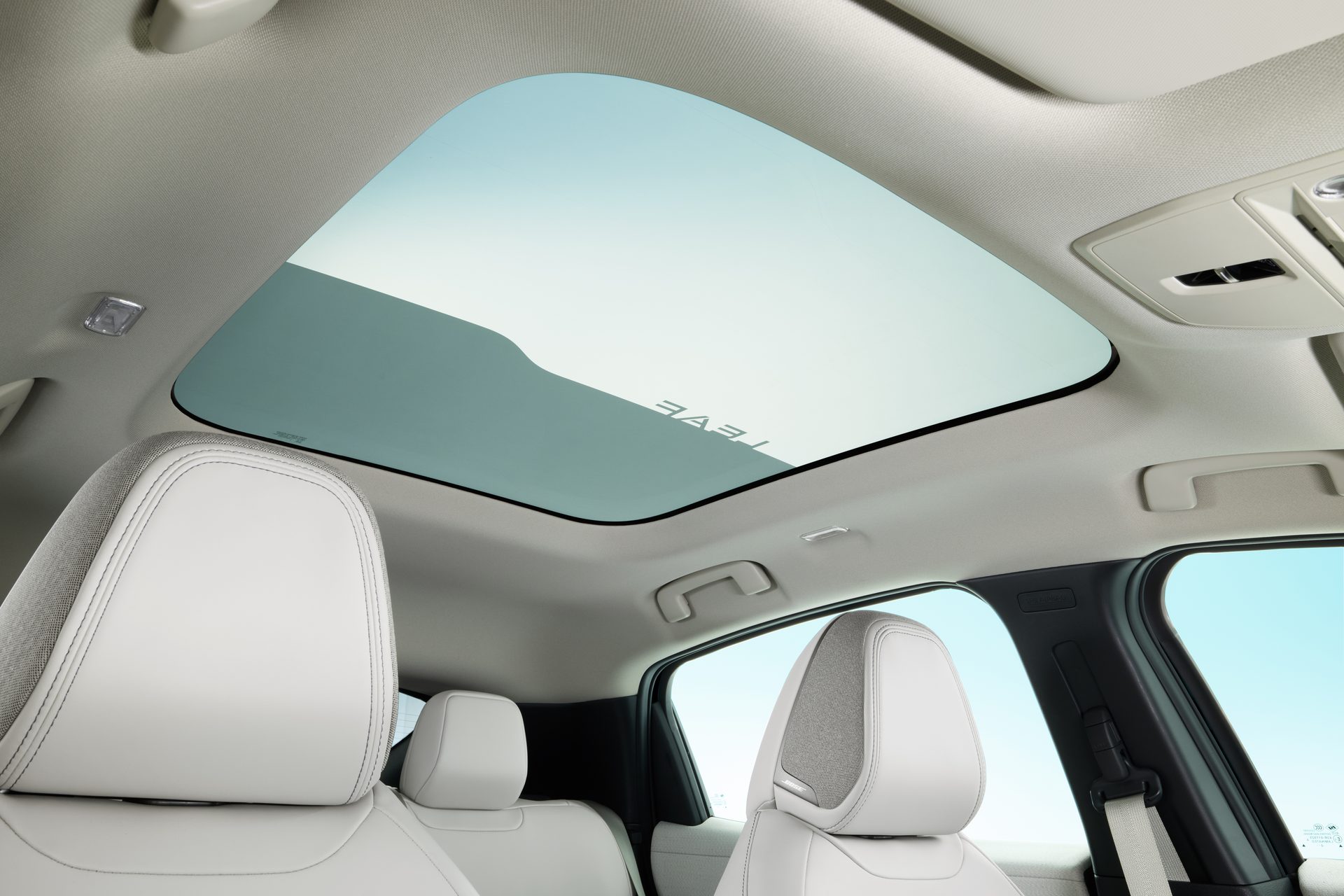 250308 All new Nissan LEAF Studio Pictures